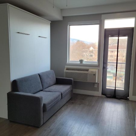 Cozy Studio Suite, 15Min Walk To Downtown Kelowna Bagian luar foto