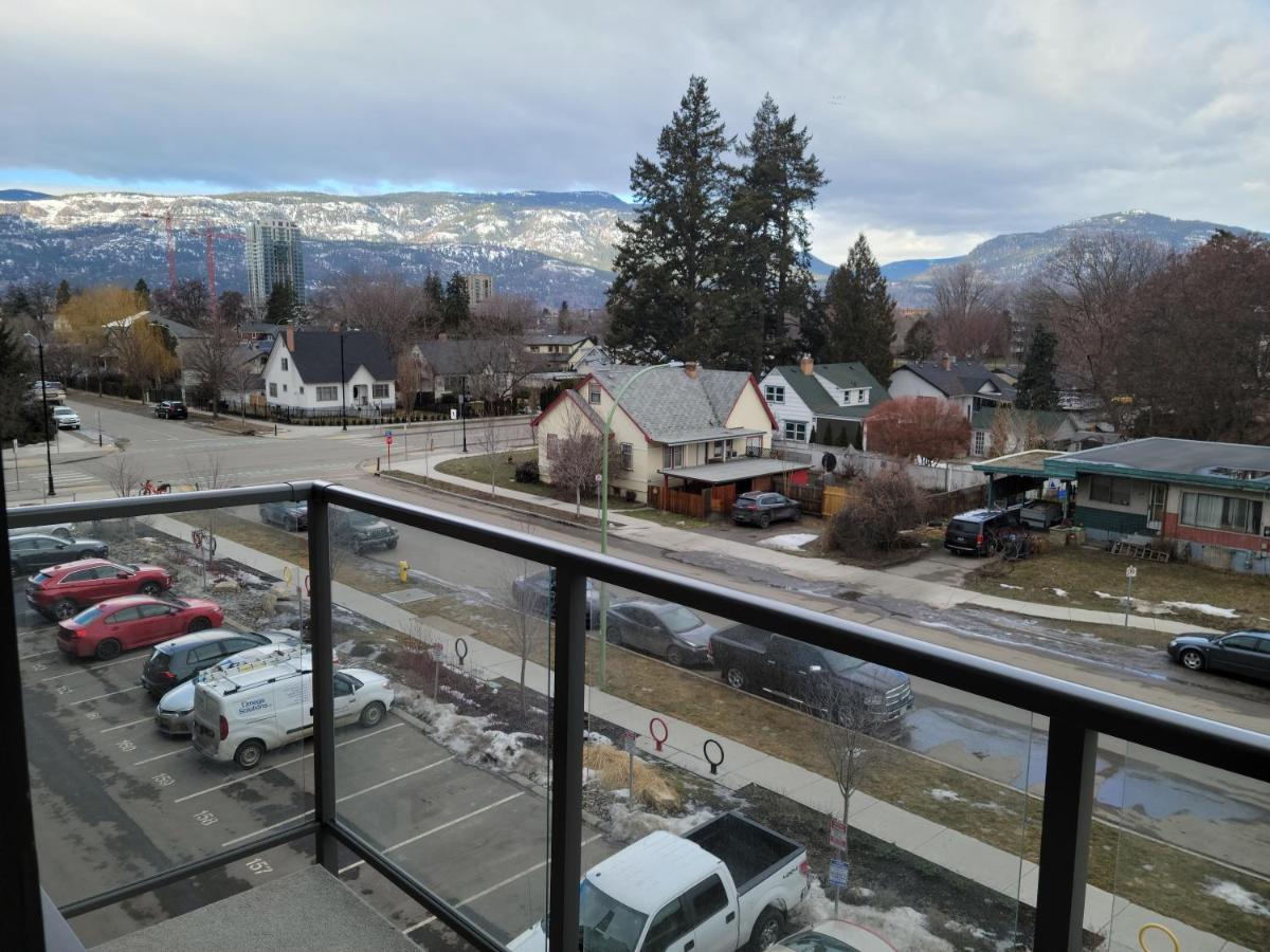 Cozy Studio Suite, 15Min Walk To Downtown Kelowna Bagian luar foto