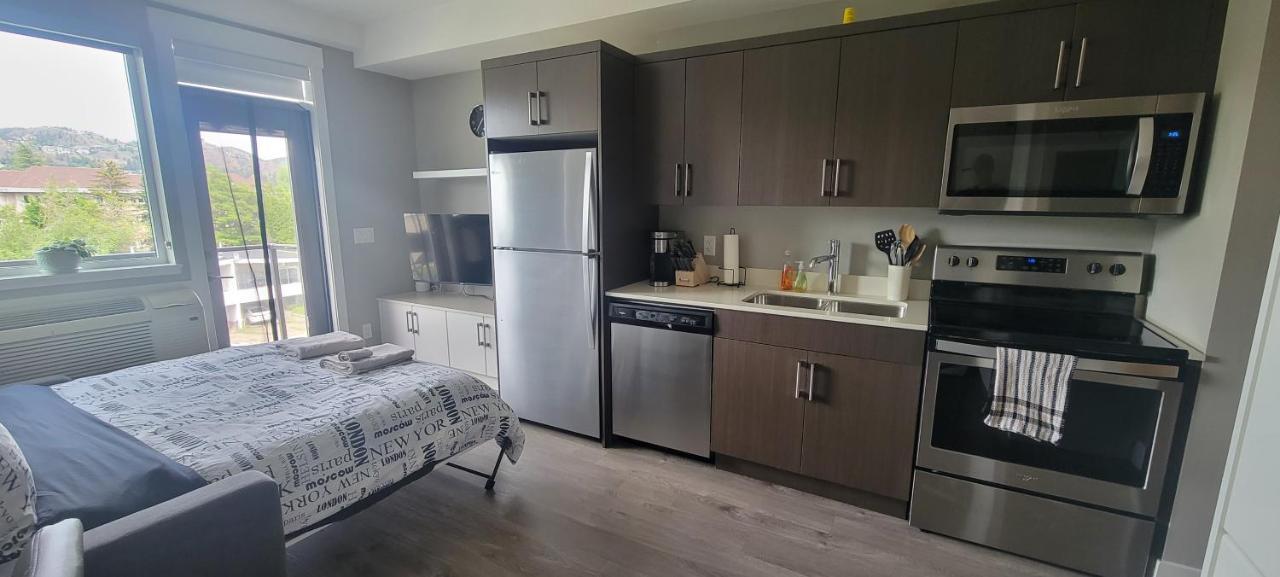 Cozy Studio Suite, 15Min Walk To Downtown Kelowna Bagian luar foto